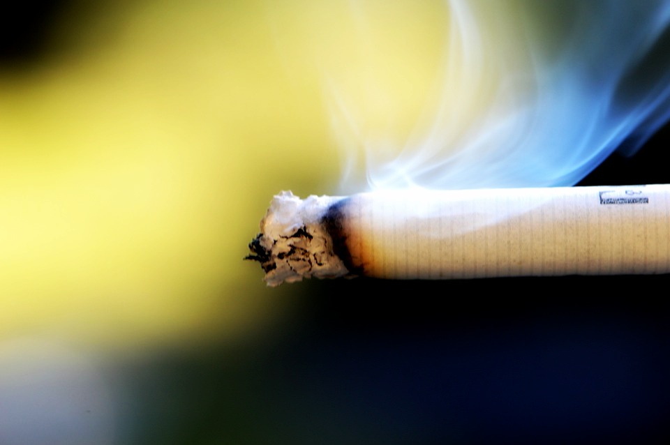 Astuces brico pour se débarrasser des odeurs du tabac