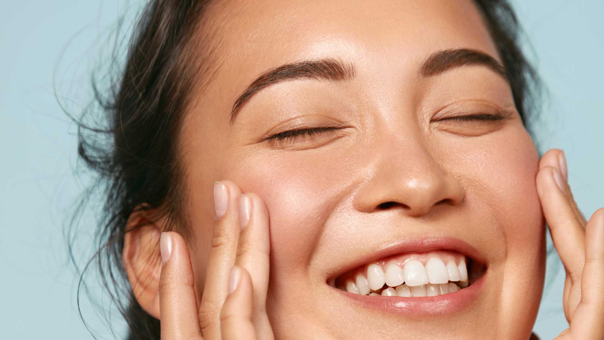 Femme avec une peau saine