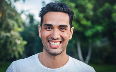 Les techniques pour retrouver un sourire éclatant après avoir arrêté de fumer : blanchiment des dents, soins dentaires, etc.