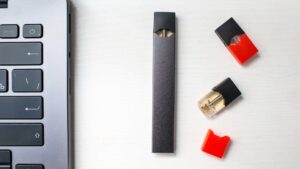 e-cigarette juul avec ses pods